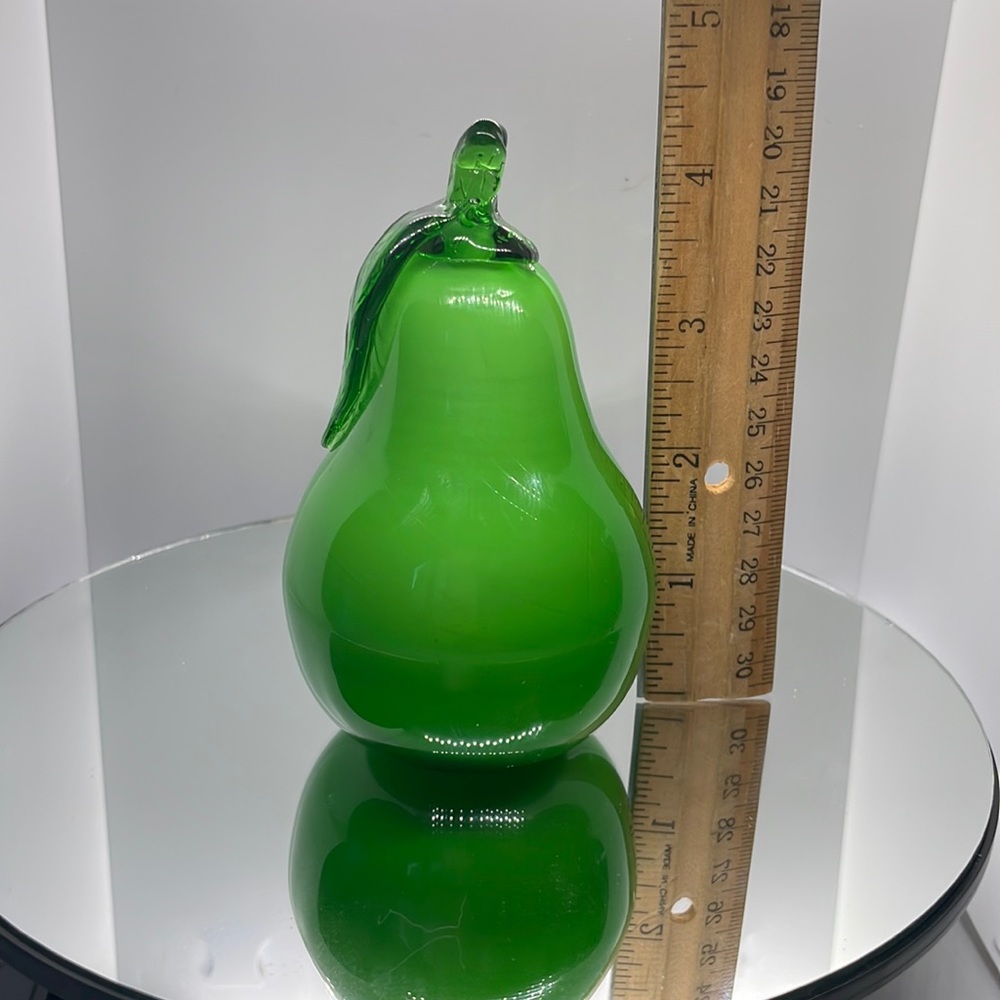 Vintage blown glass green pear. - Picture 4 of 4